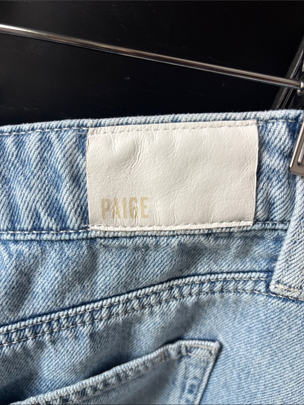 Evereve PAIGE size 32 (Women’s 14) Denim Mini Skirt, Light Wash with Frayed Hem - Picture 4 of 10